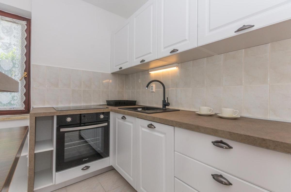 Apartment Domijan By El-Pi Tours Nijvice Zewnętrze zdjęcie