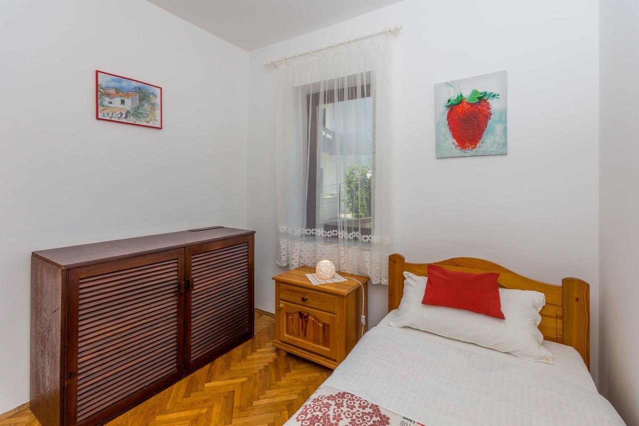 Apartment Domijan By El-Pi Tours Nijvice Zewnętrze zdjęcie